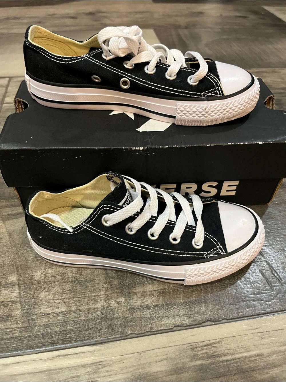 Converse Chuck Taylor All Star Black Low Top Kids Youth Size 12 New in Box